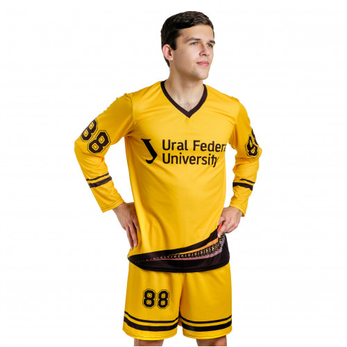 Форма футбольная мужская с длинным рукавом и V-вырезом