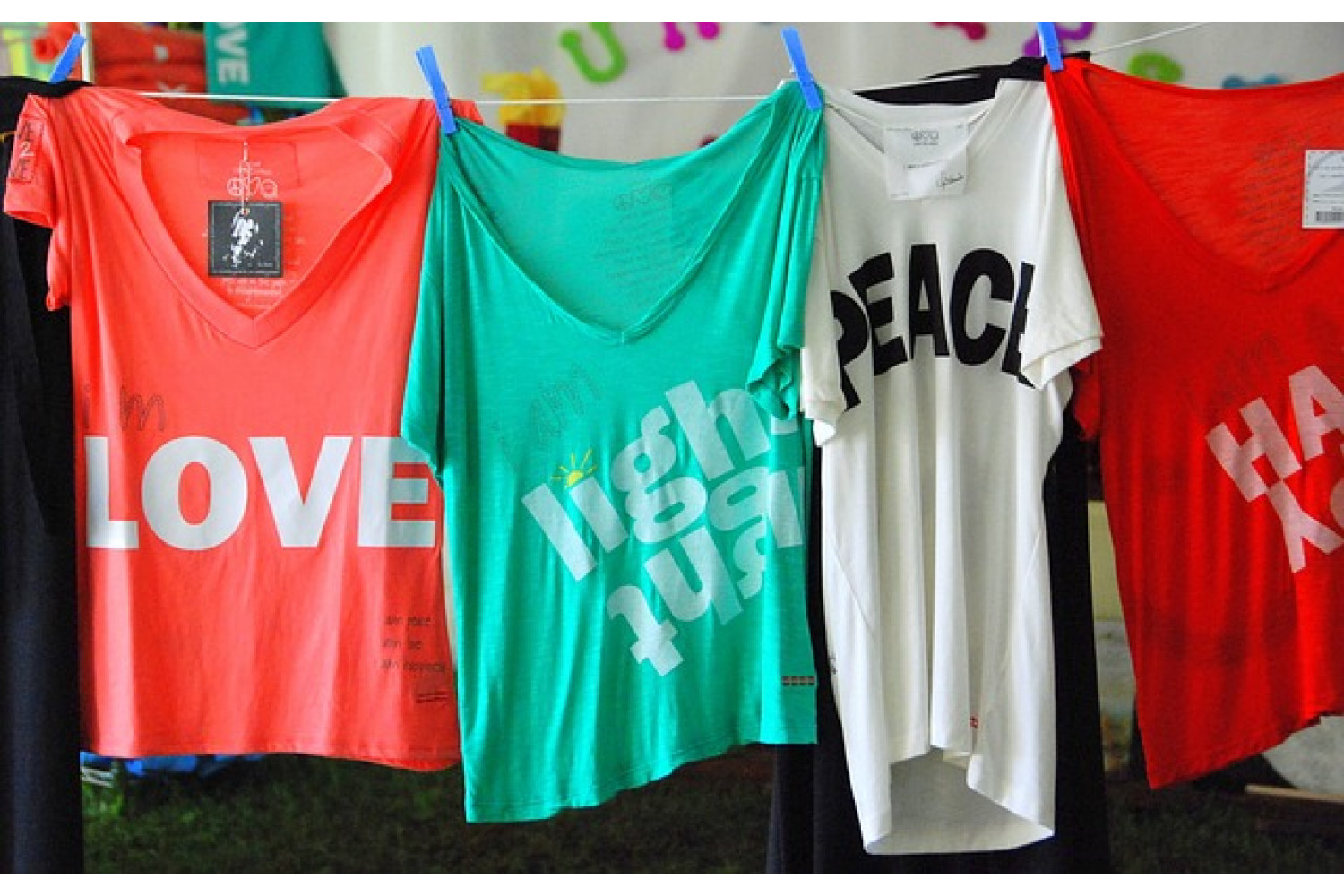 Как правильно ухаживать за футболками с принтом? Практические советы